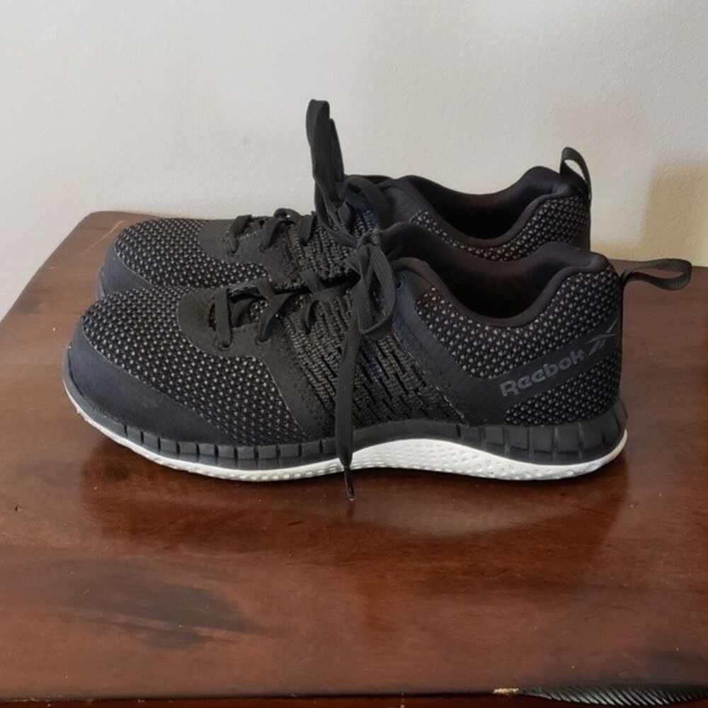 Reebok Steel Toe Sneaker Shoe MemoryTech Massage  Size Women's 6.5 M Men…